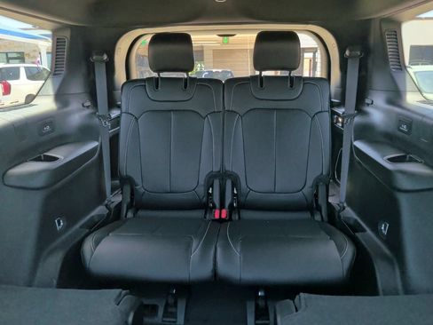 Used 2025 Jeep Grand Cherokee L Limited w/ Luxury Tech Group II RWD image 42
