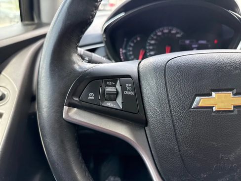 Used 2019 Chevrolet Trax LT w/ LT Convenience Package FWD image 18