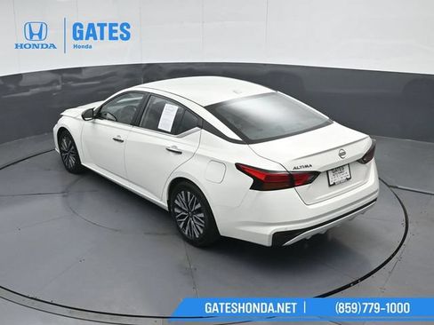 Used 2025 Nissan Altima 2.5 SV FWD image 48