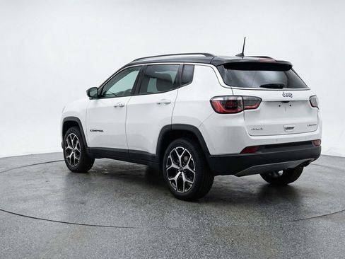 Used 2025 Jeep Compass Limited image 6
