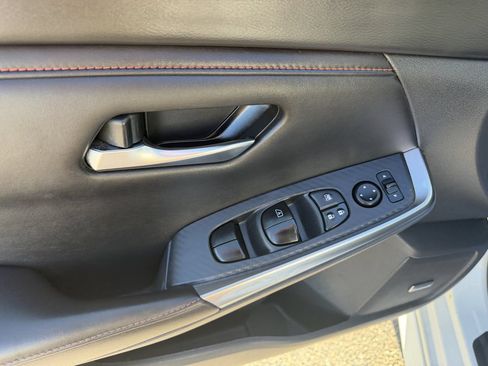 Used 2024 Nissan Sentra SR w/ SR Premium Package FWD image 11