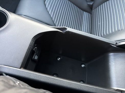 Used 2024 Toyota Camry SE image 20