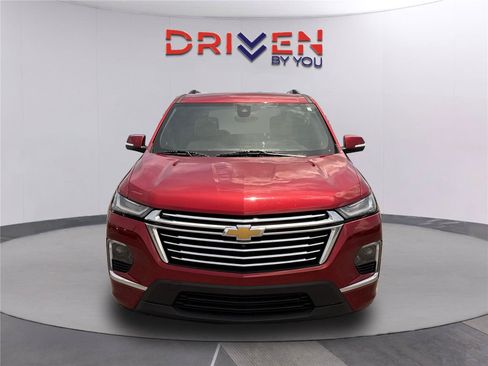 Used 2023 Chevrolet Traverse Premier FWD image 9