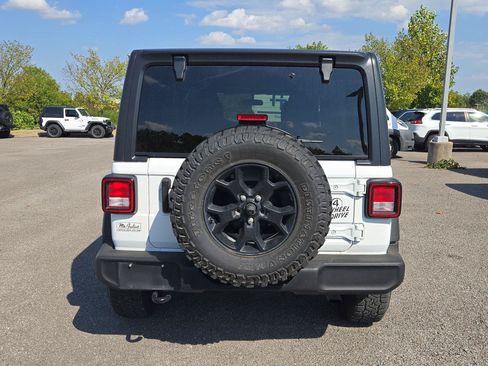 Used 2021 Jeep Wrangler Unlimited Sport AWD/4WD image 6
