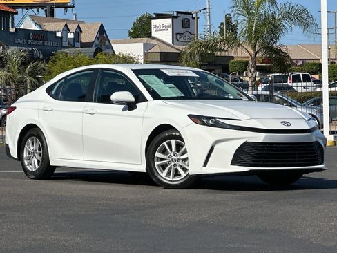 Used 2025 Toyota Camry LE FWD image 8