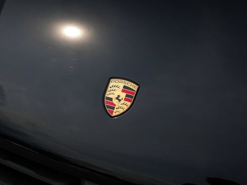 Certified 2026 Porsche Macan AWD/4WD image 8