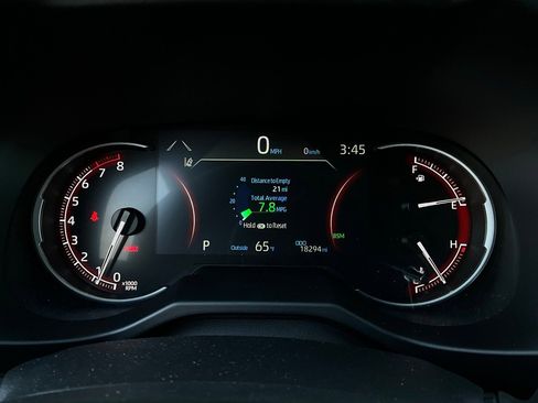 Used 2025 Toyota RAV4 XLE image 38