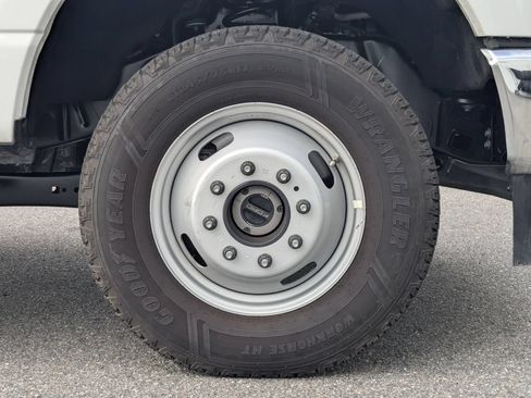 Used 2025 Ford F350 XLT AWD/4WD image 12