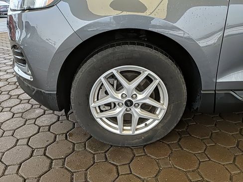 Used 2024 Ford Edge SEL w/ Convenience Package image 11