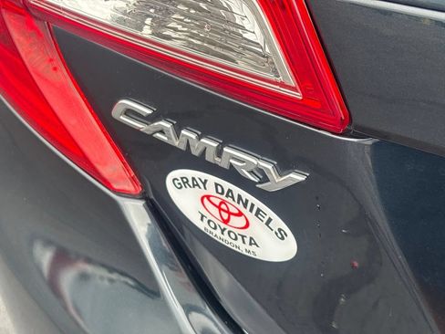 Used 2014 Toyota Camry SE FWD image 32