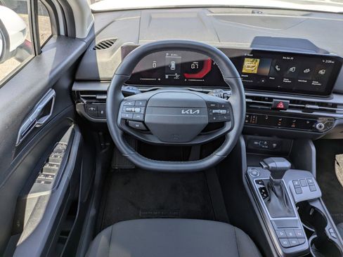 Certified 2026 Kia Sportage LX w/ LX Convenience Package FWD image 13