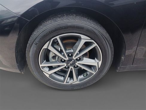 Used 2023 Kia Forte LXS w/ LXS Technology Package image 15