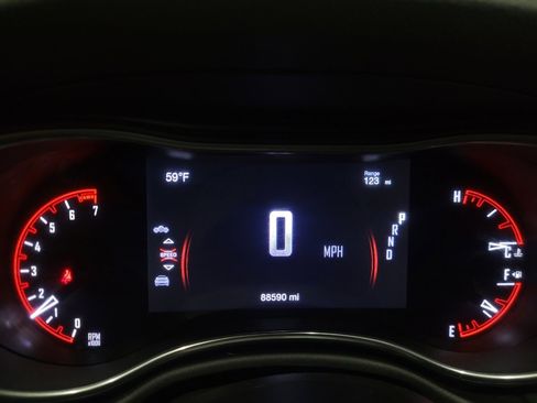 Used 2019 Dodge Durango SXT image 23