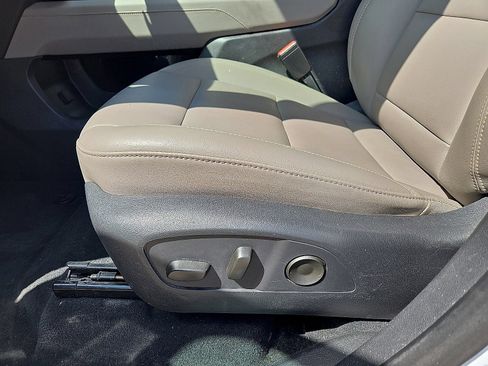 Used 2025 GMC Acadia Elevation w/ Elevation Premium Package FWD image 26