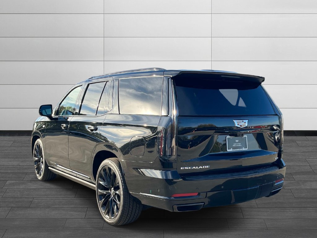 Used 2026 Cadillac Escalade Platinum Sport w/ LPO, ONYX Package AWD/4WD image 3