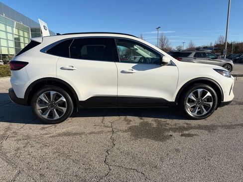 Used 2024 Ford Escape Platinum w/ Premium Technology Package image 8