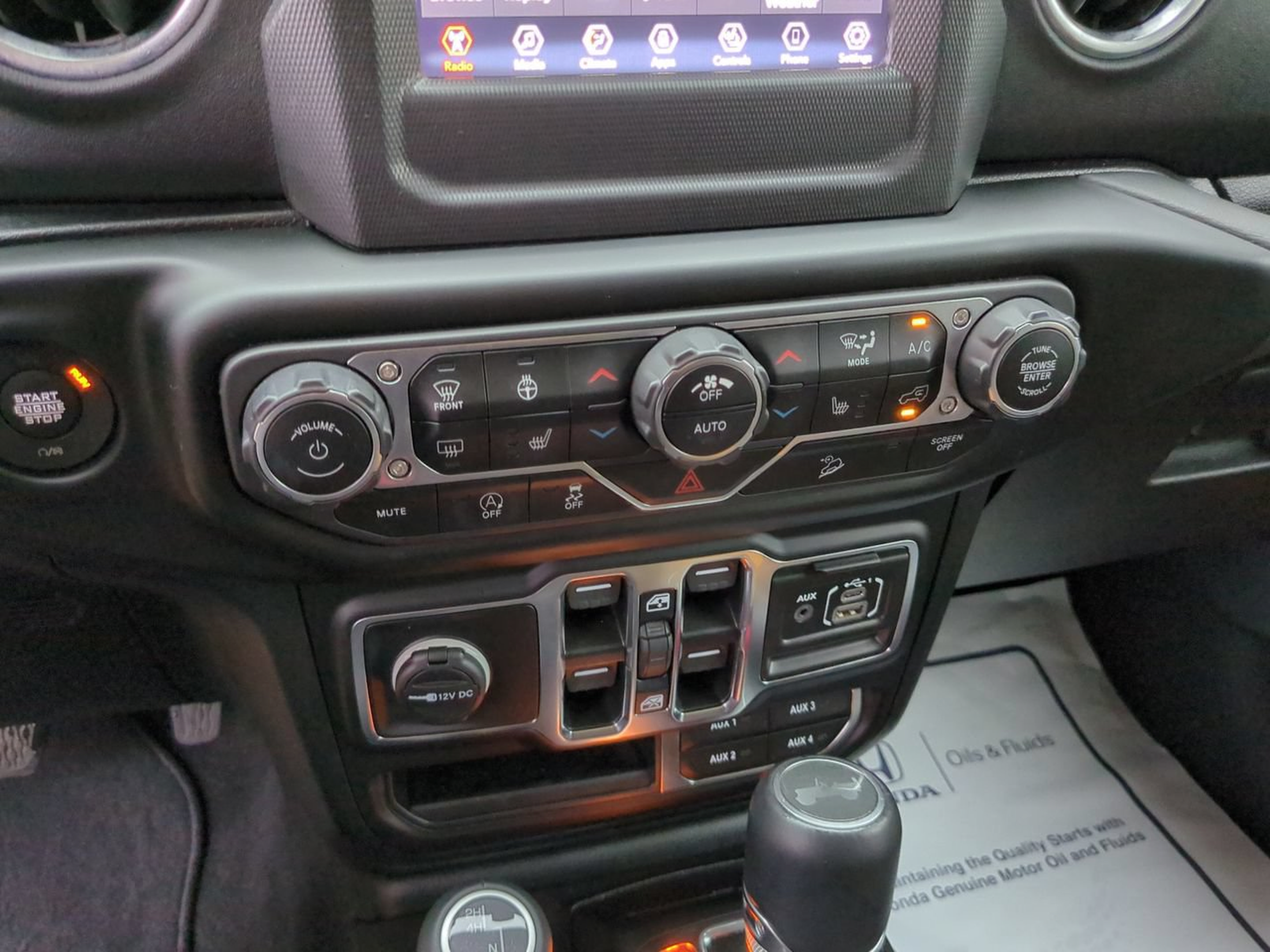 Used 2021 Jeep Wrangler Unlimited Sahara w/ LED Lighting Group AWD/4WD image 27