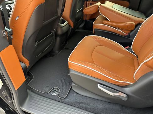 New 2026 Chrysler Pacifica Pinnacle image 20