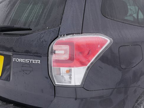 Used 2018 Subaru Forester 2.5i Premium w/ All-Weather Package image 18