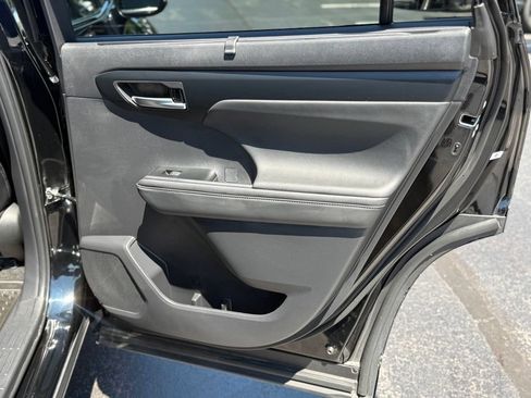 Used 2026 Toyota Highlander XLE AWD/4WD image 20