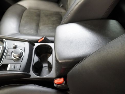 Used 2021 MAZDA CX-5 Touring image 22