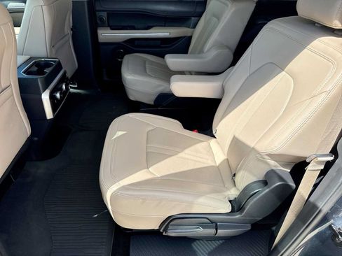 Used 2022 Ford Expedition Max Limited RWD image 19