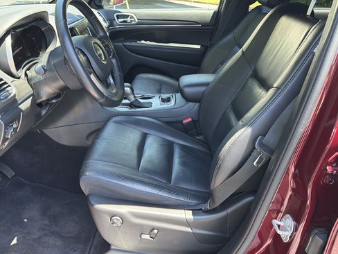 Used 2018 Jeep Grand Cherokee Limited AWD/4WD image 8