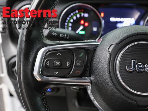 Used 2022 Jeep Wrangler Unlimited Sahara w/ Cold Weather Group AWD/4WD image 15