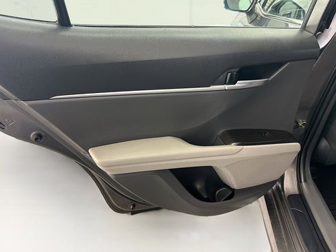 Used 2021 Toyota Camry LE image 27