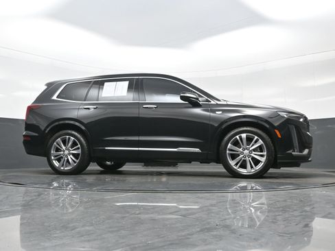Used 2023 Cadillac XT6 Premium Luxury FWD image 32