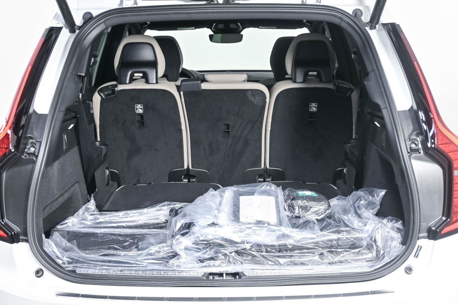 New 2026 Volvo XC90 T8 Core w/ Protection Package Premier AWD/4WD image 29
