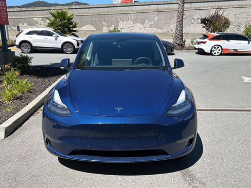 Used 2020 Tesla Model Y Long Range AWD/4WD image 2
