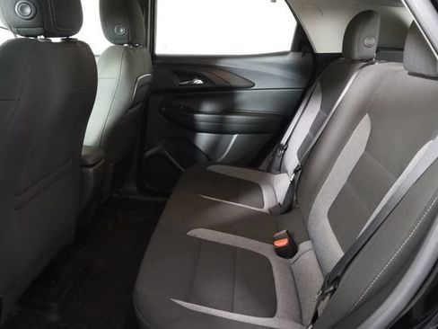 Used 2024 Chevrolet TrailBlazer LT FWD image 16