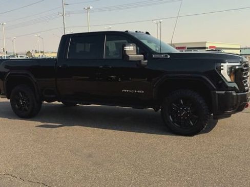 Used 2026 GMC Sierra 3500 AT4 w/ AT4 Premium Plus Package AWD/4WD image 2