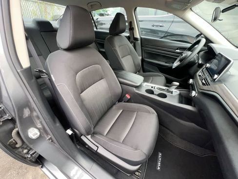 Used 2025 Nissan Altima 2.5 SV AWD/4WD image 29
