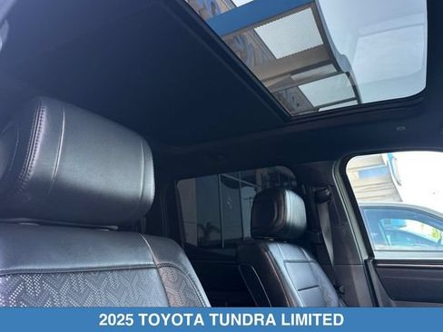 Used 2025 Toyota Tundra Limited AWD/4WD image 18
