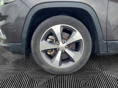 Used 2021 Jeep Cherokee Limited FWD image 14