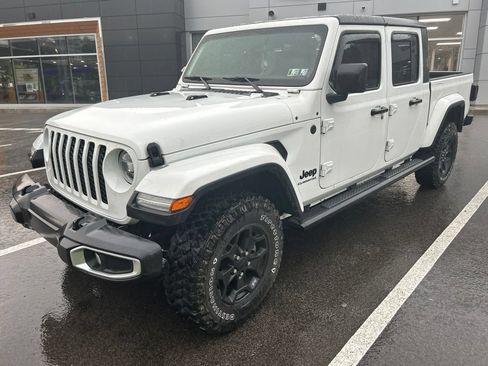 Used 2022 Jeep Gladiator Sport AWD/4WD image 3