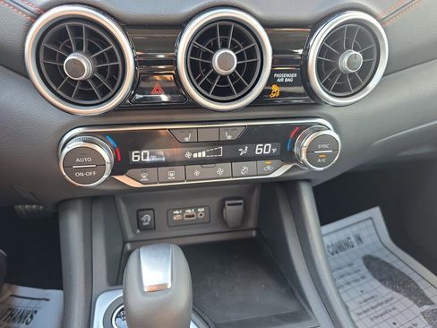 Used 2025 Nissan Sentra SR image 12