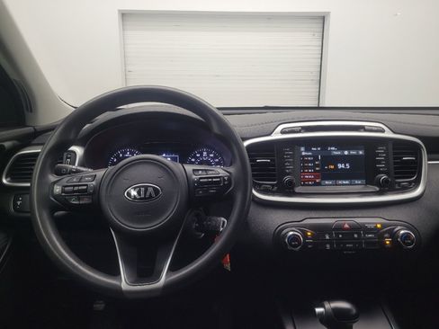 Used 2018 Kia Sorento LX image 22