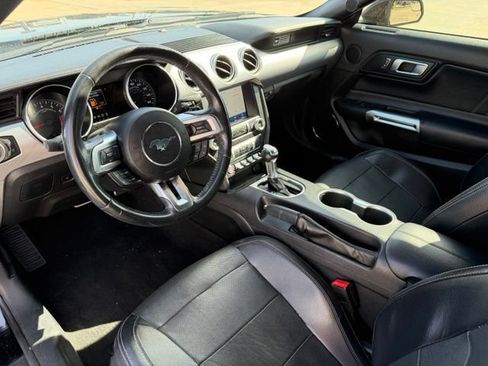 Used 2020 Ford Mustang Premium RWD image 11