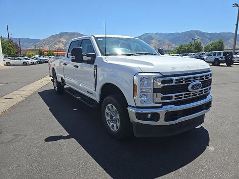 Used 2024 Ford F250 XLT AWD/4WD image 3