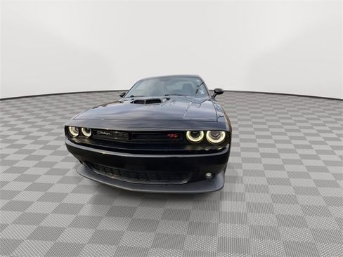 Used 2016 Dodge Challenger R/T Scat Pack image 3