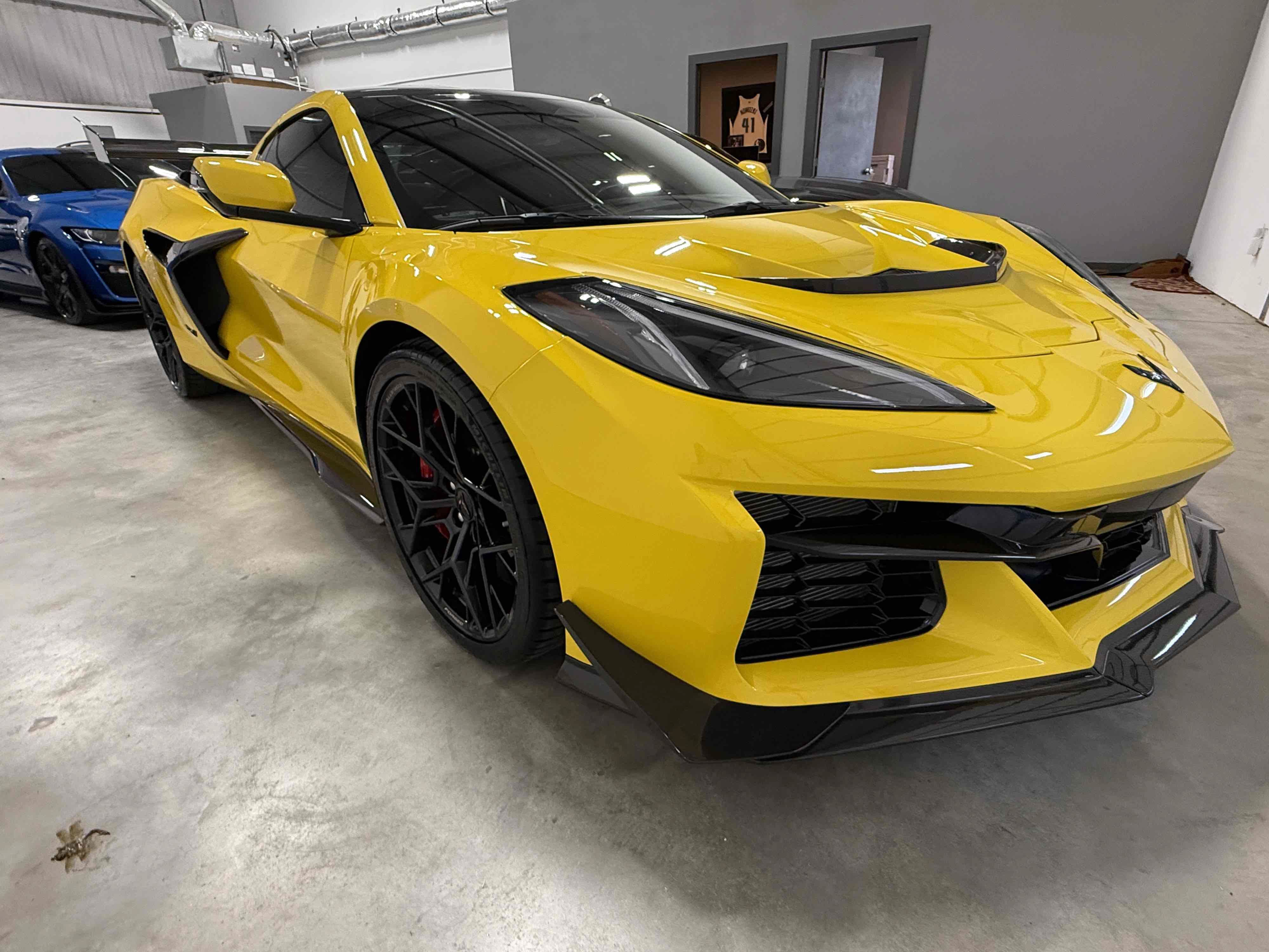 Used 2026 Chevrolet Corvette ZR1 w/ ZR1 Carbon Fiber Aero Package RWD image 90