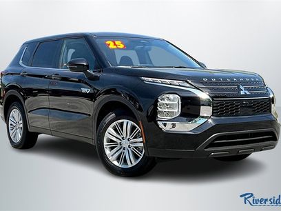 New 2025 Mitsubishi Outlander ES