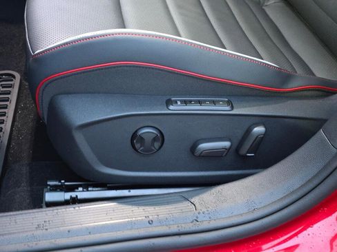 New 2026 Volkswagen GTI SE FWD image 19