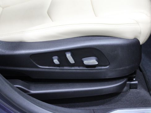 Used 2019 Cadillac XT5 Luxury FWD image 29