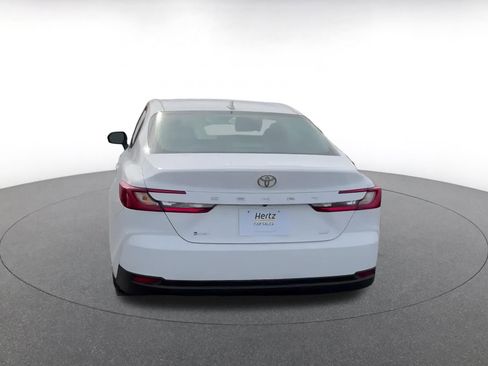 Used 2025 Toyota Camry LE image 12