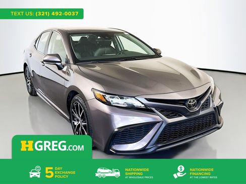 Used 2023 Toyota Camry SE FWD image 1