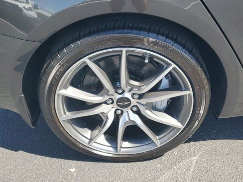 Used 2025 Genesis G70 2.5T RWD image 5